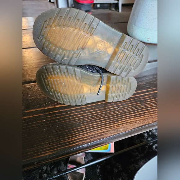 Dr Martens sparkle boots size 9 child - Picture 2 of 4